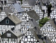 开云体育-布克50+神迹难救主，马刺掀翻活塞显韧性