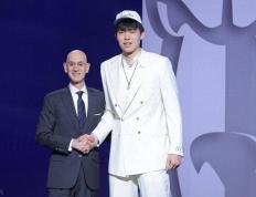 开云体育登录-亚洲球员在NBA比赛中引发热议