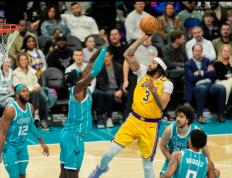 开云体育app-湖人力克黄蜂实现五连胜