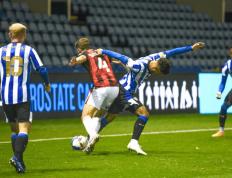 开云APP-雷丁连胜取胜，稳步追赶领先球队