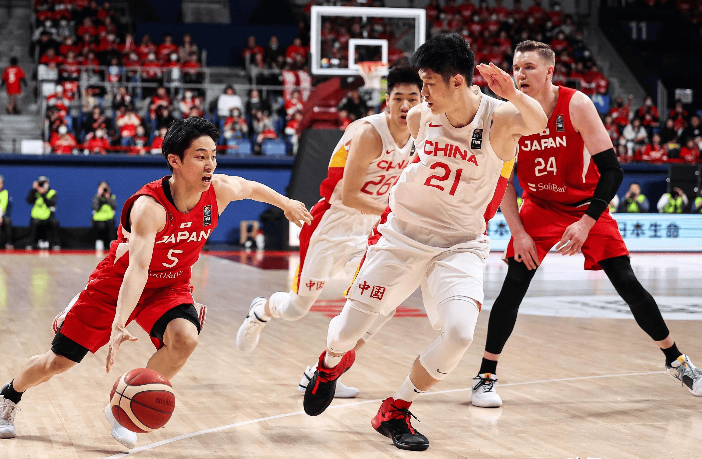 开云体育登录-亚洲球员在NBA比赛中引发热议
