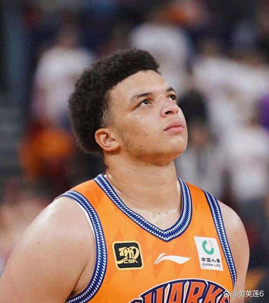 开云平台-凯尔特人大胜灰熊，新秀表现抢眼