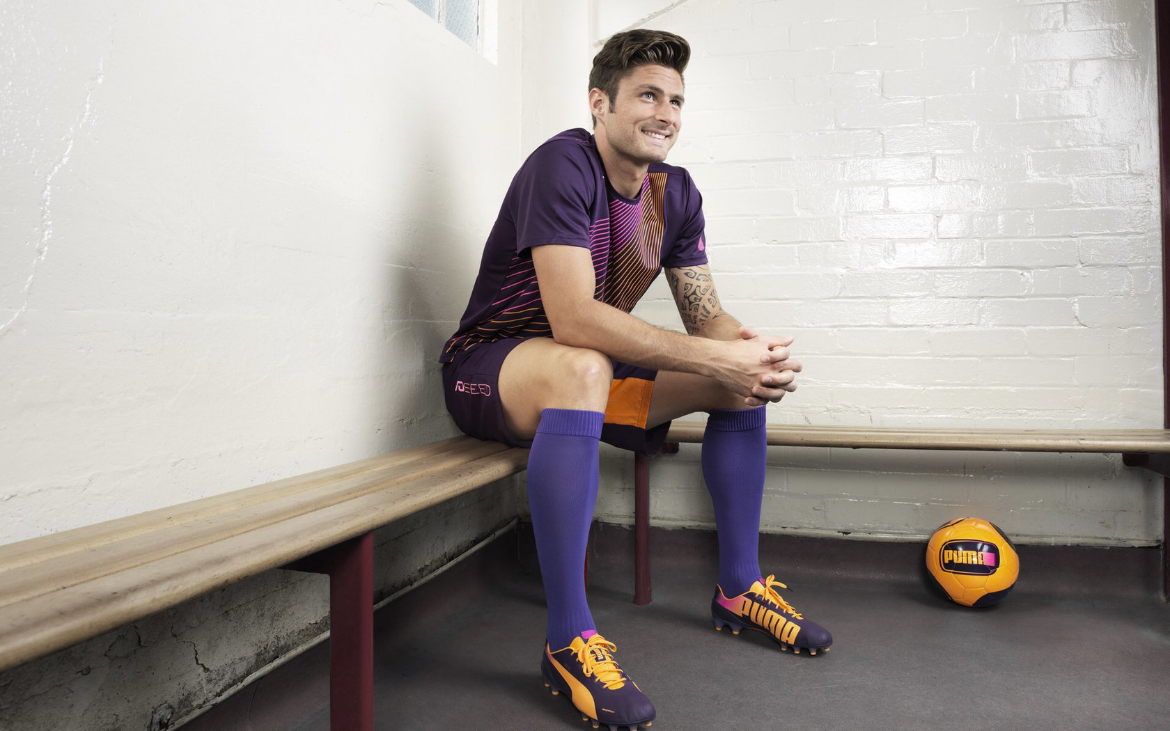 开云体育平台APP-曼联强压几内亚，本泽马如何化身幕后关键先生？